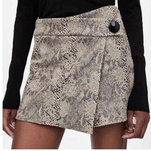 Zara Dresses & Skirts - Zara Snake-Print Wrap Mini Skirt - Beige & Black